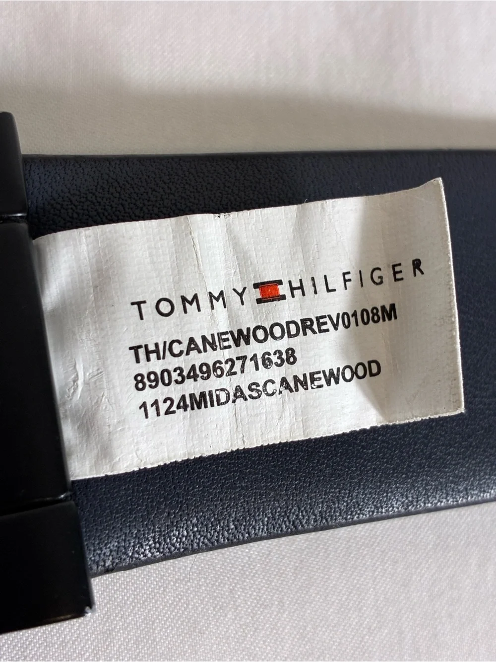 Tommy Hilfiger men’s belt 42” Black Textured Leather with Signature Stripe
